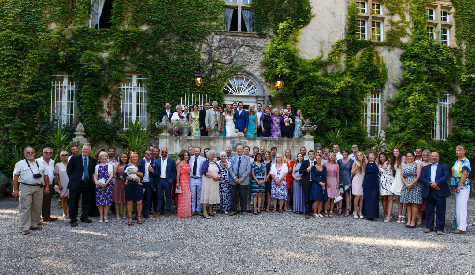 Photos de mariage sur le perron du sus
