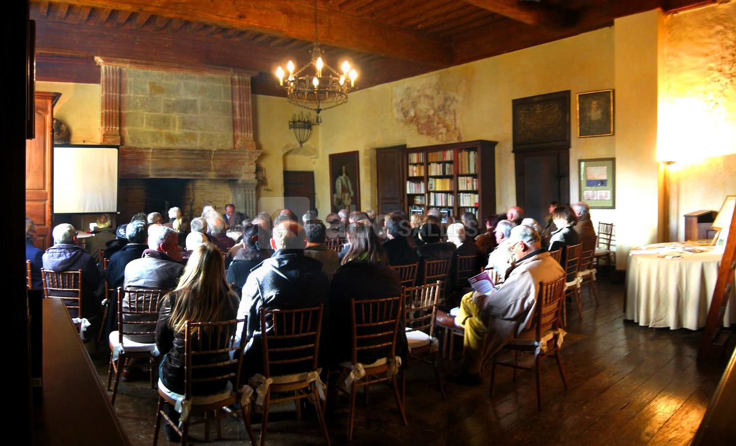 Conférence dans la Salle des Chevaleirs