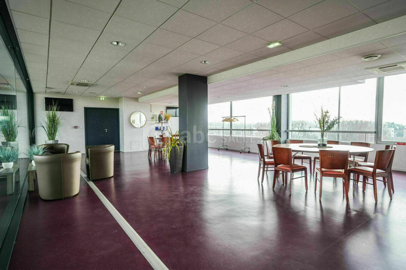 SALON TERRASSE HIPPODROME PARILLY