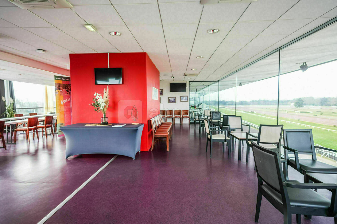 SALON DES PROPRIETAIRES HIPPODROME PARILLY