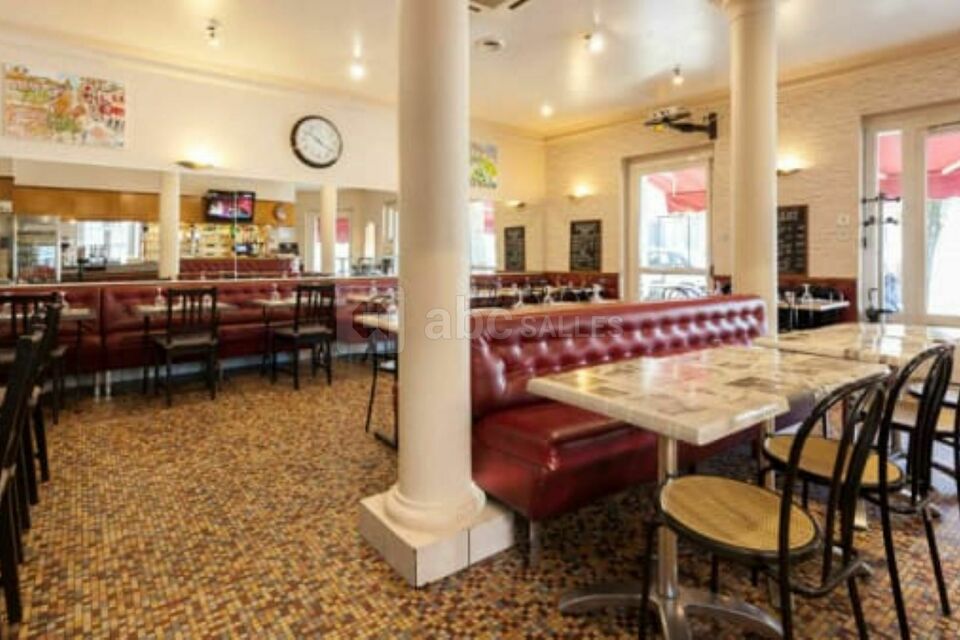 Salle du restaurant au rdc