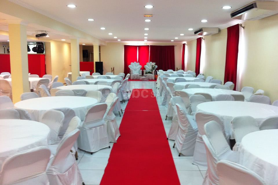 Salle premium (vue de l'entrée)