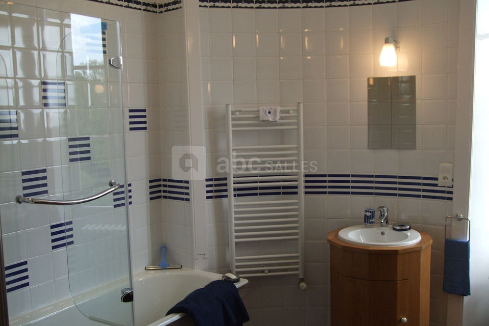 Salle de bains dans la tour