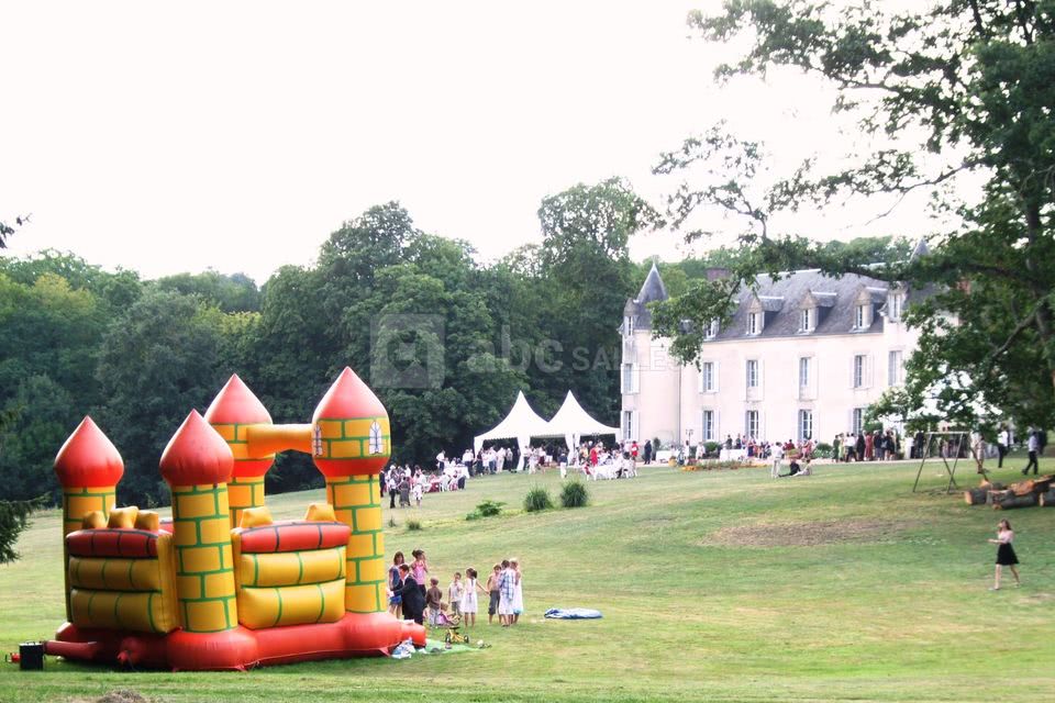 Mariage de 350 personnes au château de la ville-huë