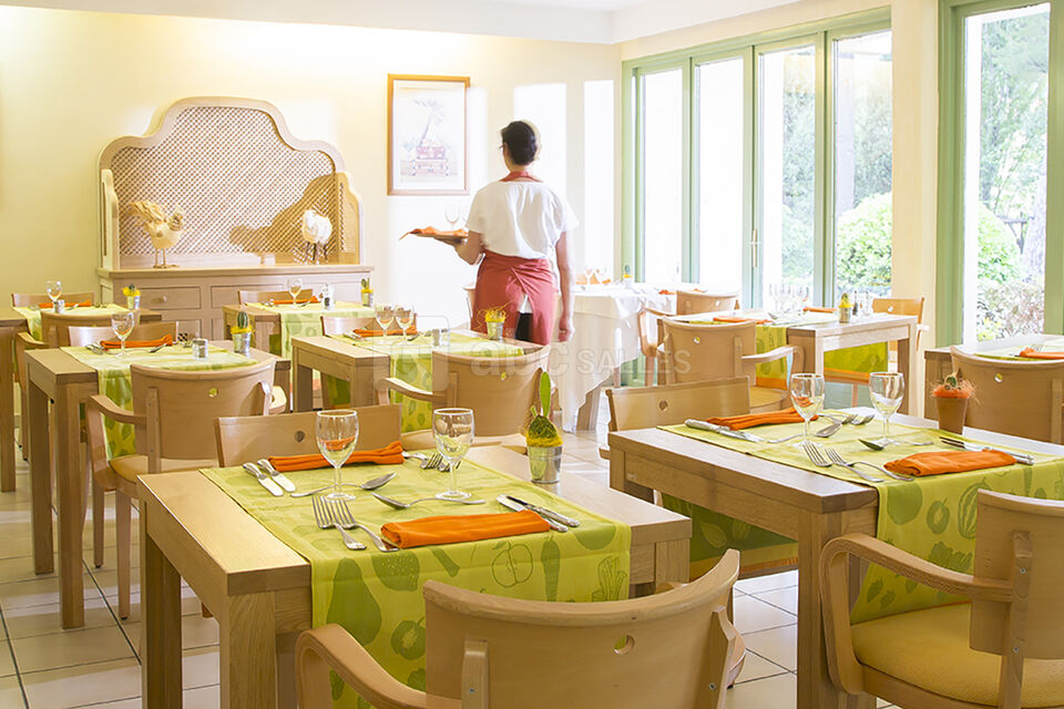 Hôtel Restaurant Le Roussillon
