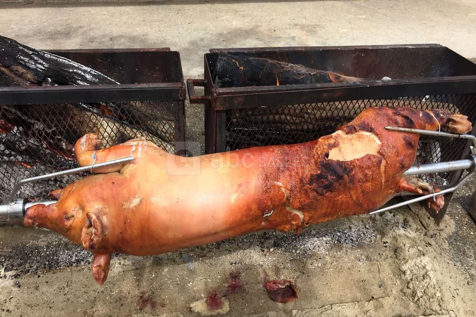 Cochon fermier à la broche