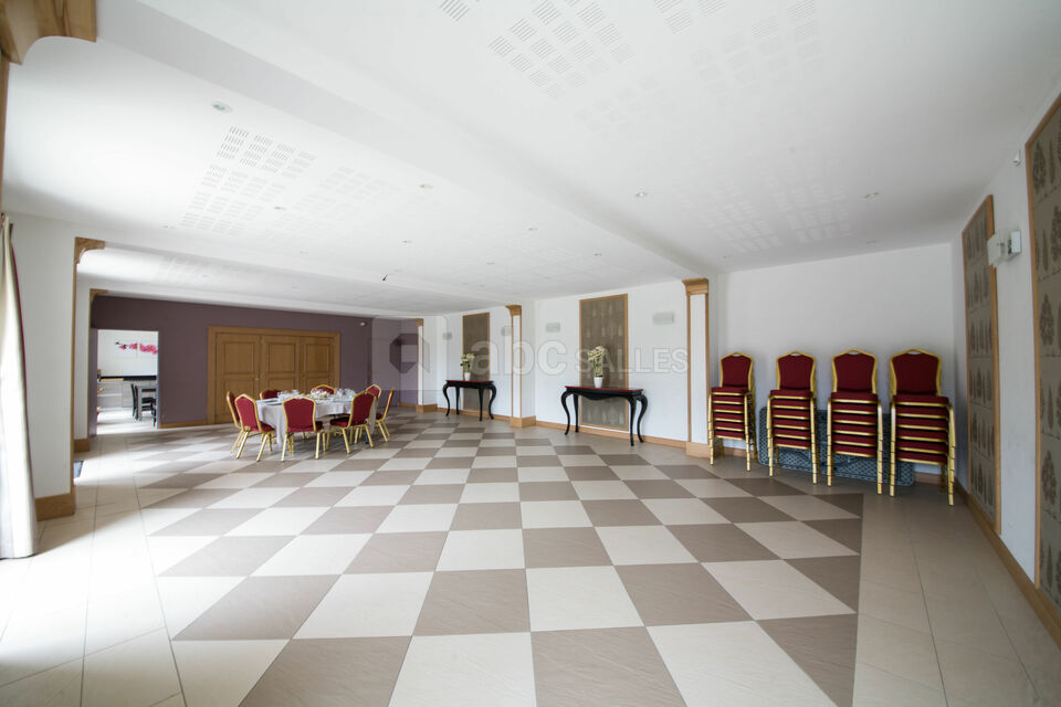 La salle de réception Au Domelia Provinois