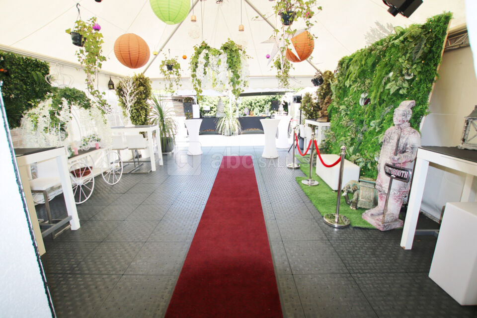 Pagode Terrasse Entrance main View