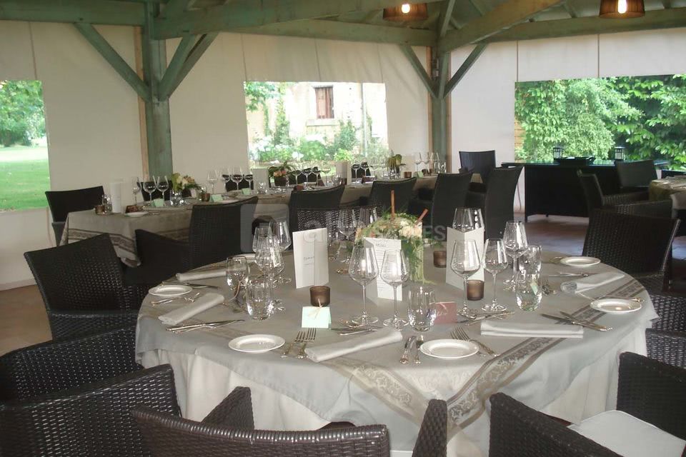 Diner de gala sous la terrasse