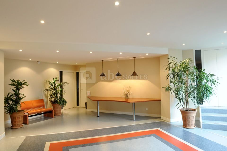 Hall 01