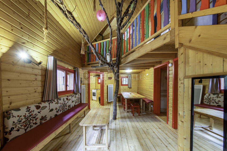 Intérieur manoir dans les arbres