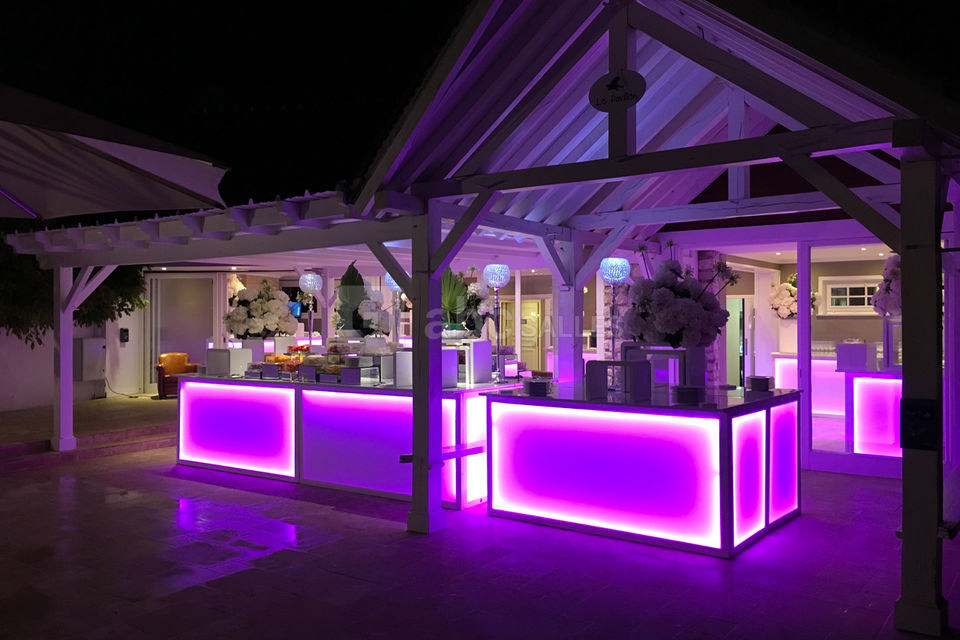 Cocktail sur terrasse extérieur du Pavillon
