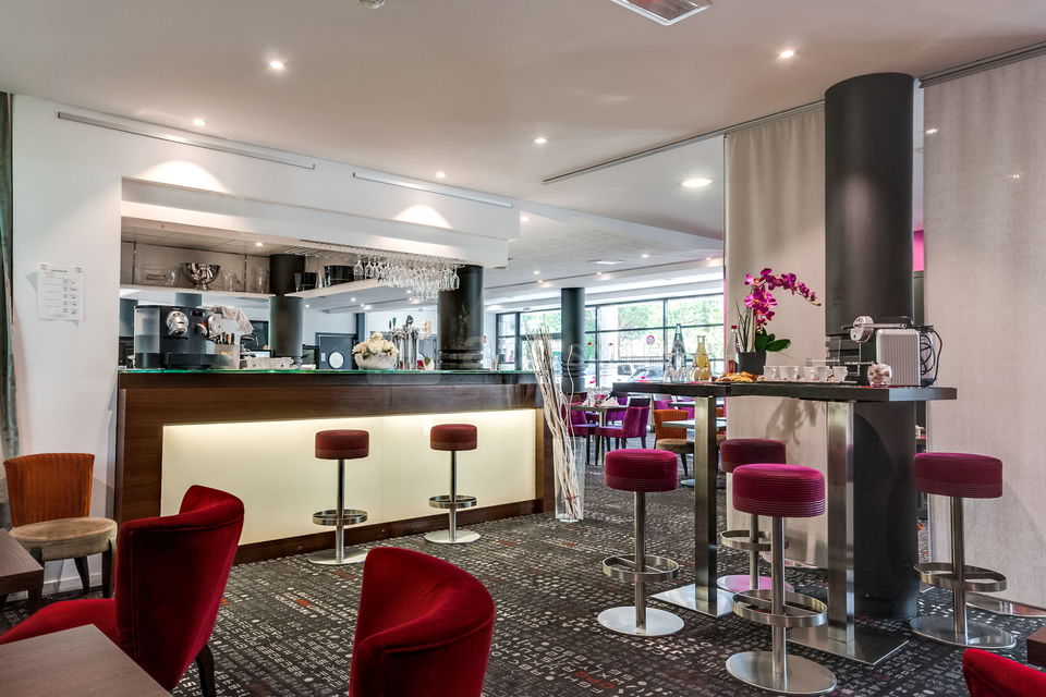 Lounge Bar