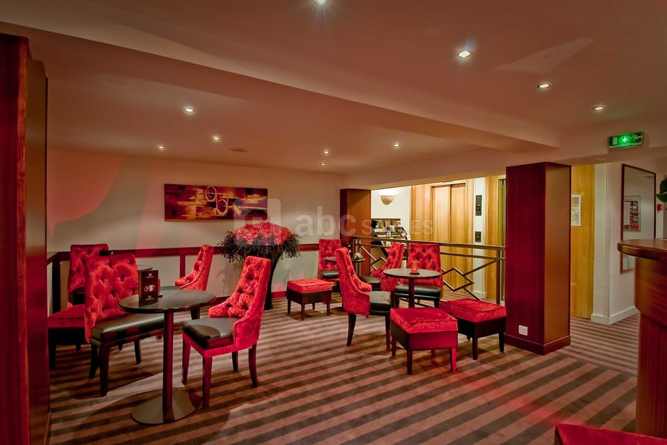 Lounge bar