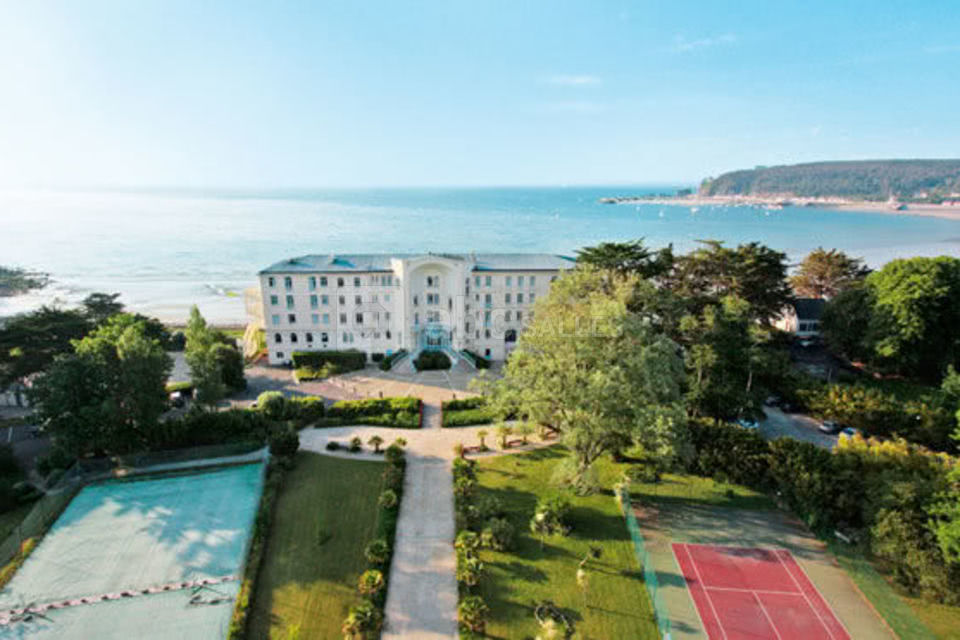 Vue oblique de l'hotel