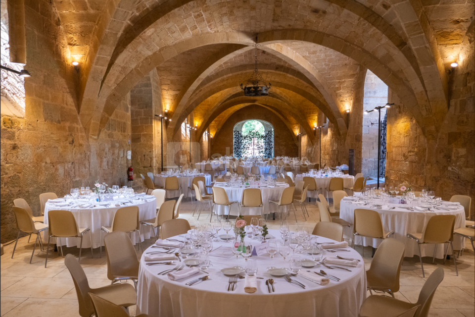 Le Réfectoire des Convers en configuration dîner assis