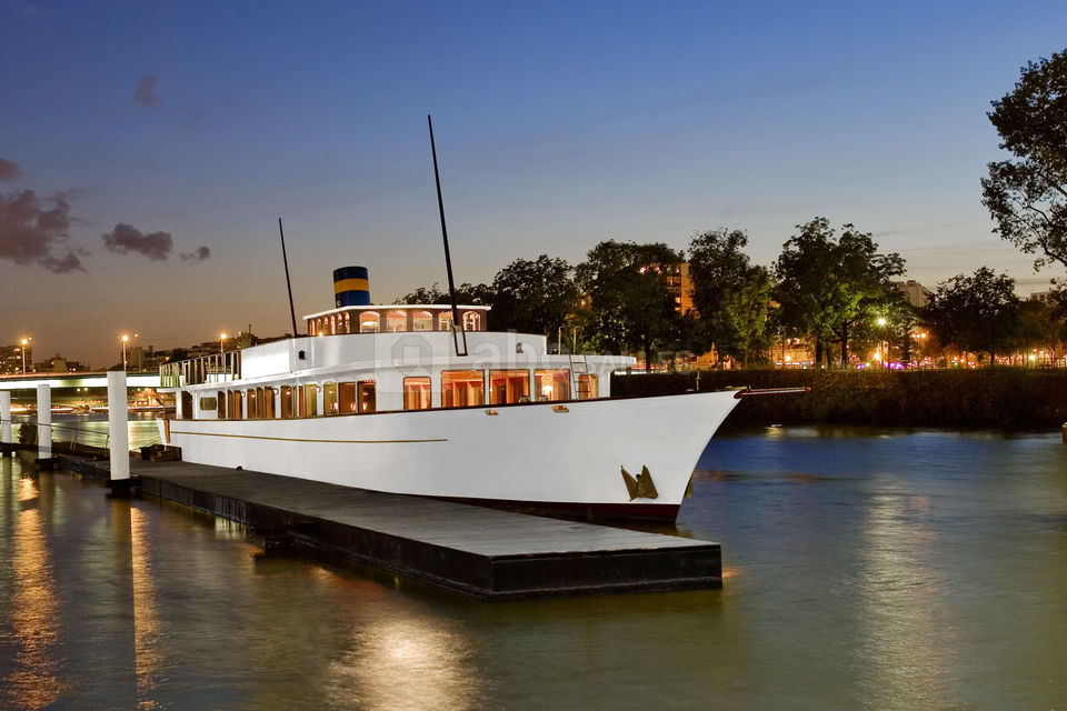 CLIPPER PARIS sur la Seine