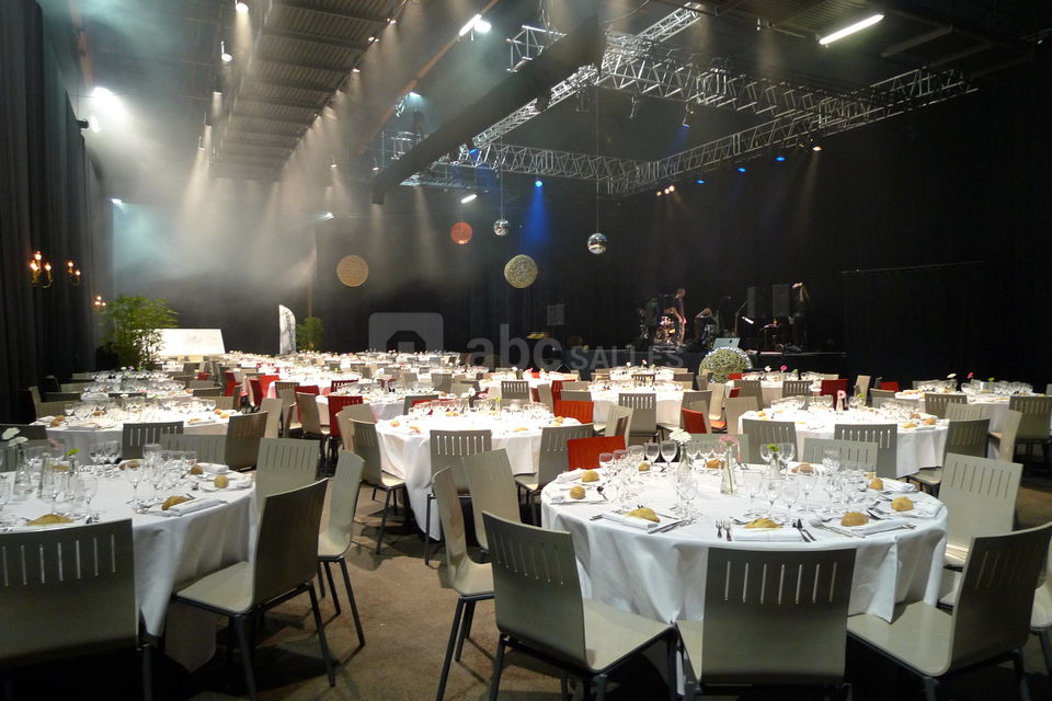 Grande halle de 2800 m²