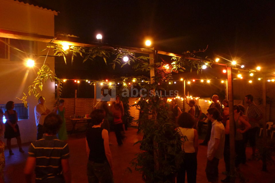 La piste de danse de plein air.