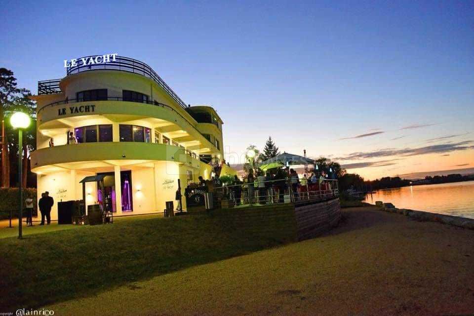Le Yacht