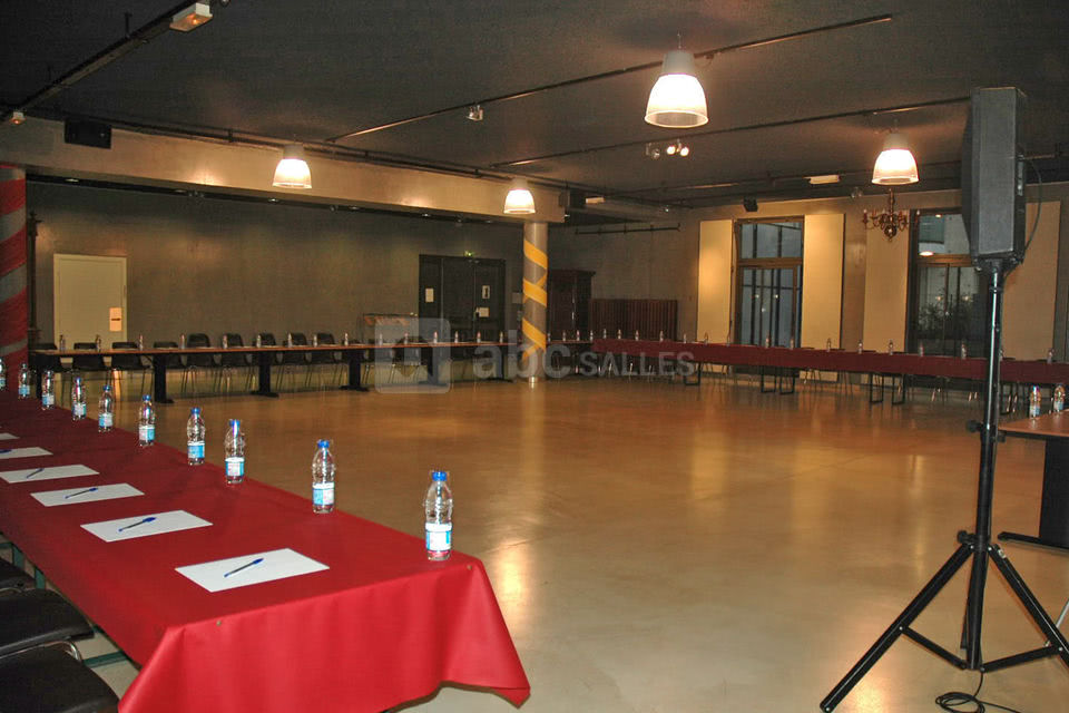 Réunion en u 65 participants