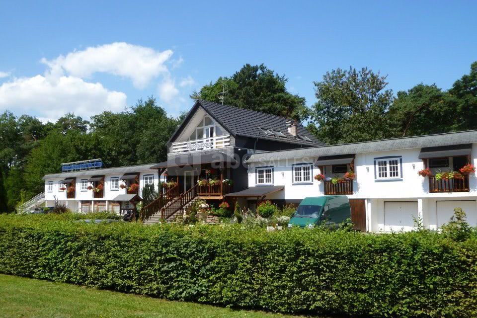 Hôtel Restaurant Les Pins