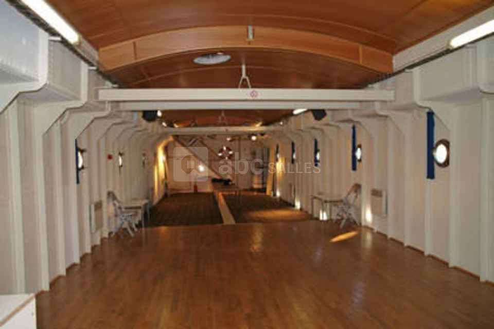 La salle polyvalente de la péniche