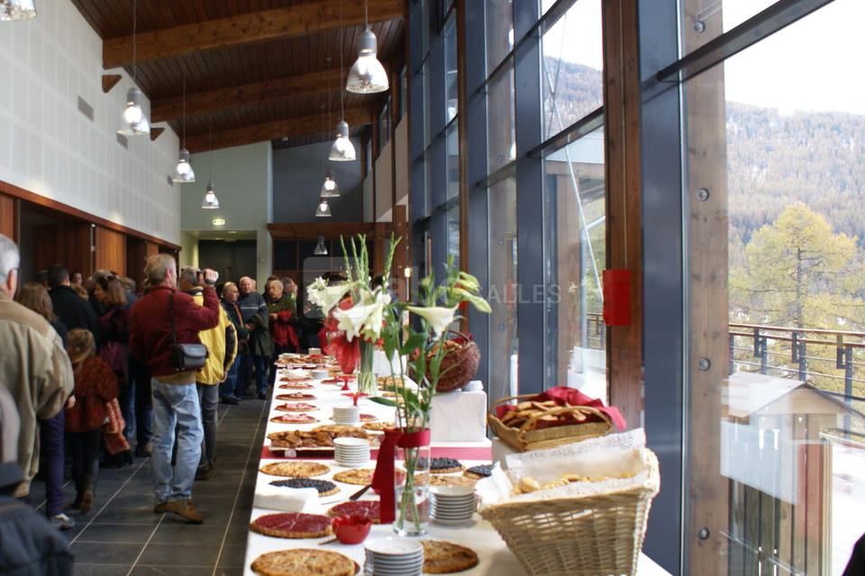 Buffet dans les pas perdus