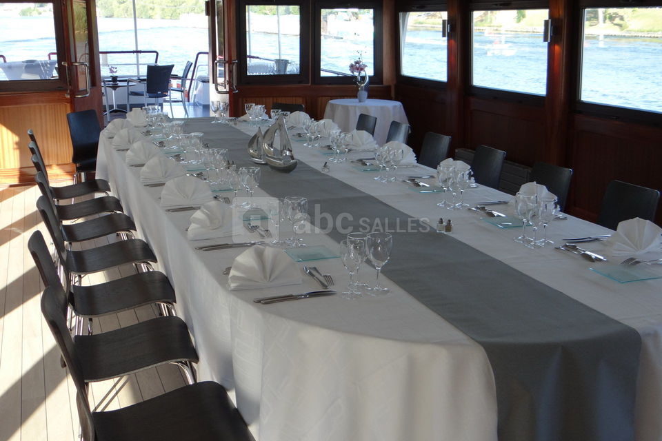 Bateau signac petit salon table ovale