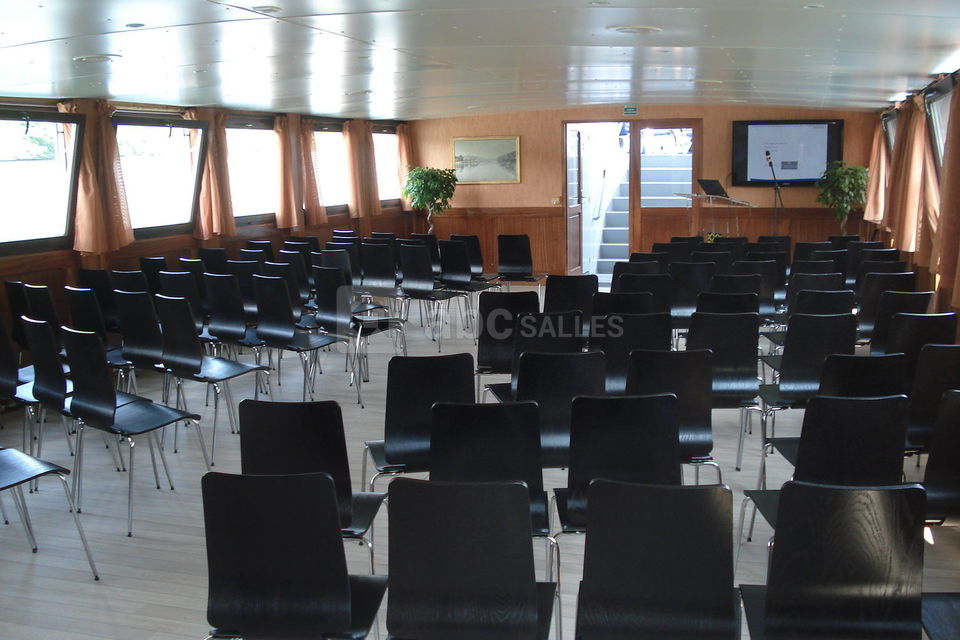 Salon inférieur - théâtre