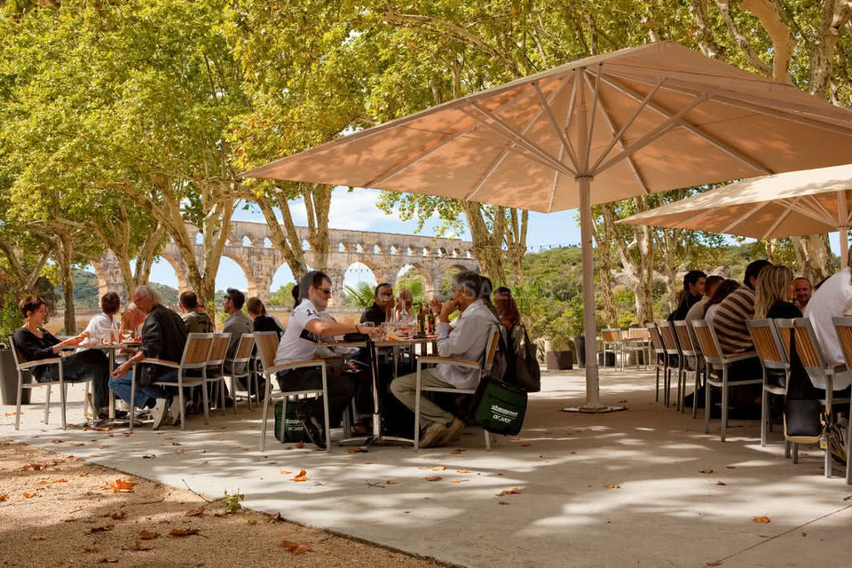 Restaurant rive droite