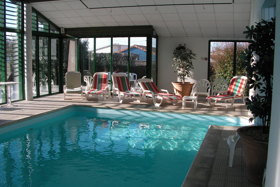 La piscine chauffée de l'hôtel
