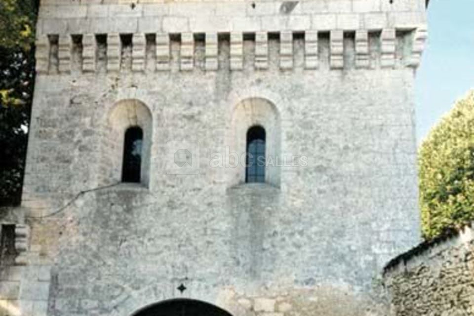 Salle de La Chapelle-Faucher