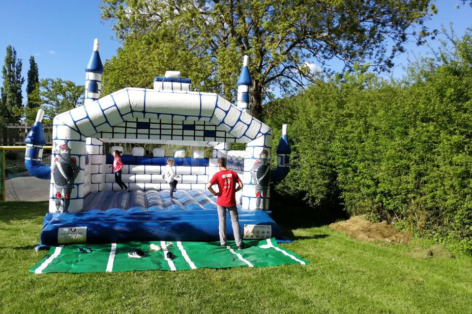 Un château dans le jardin