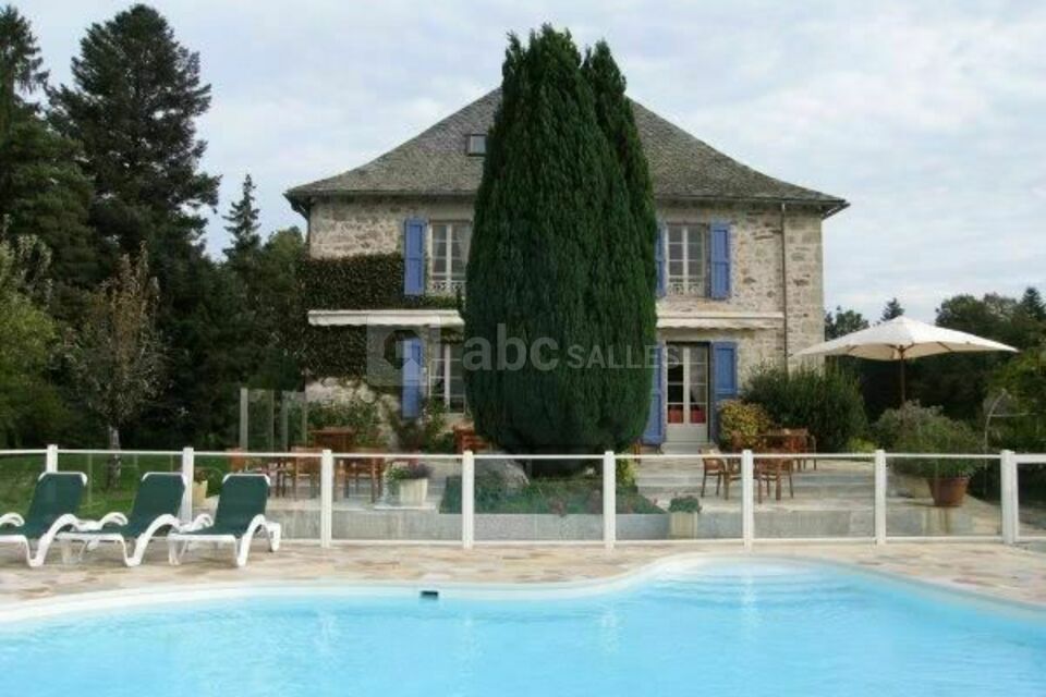 Piscine façade