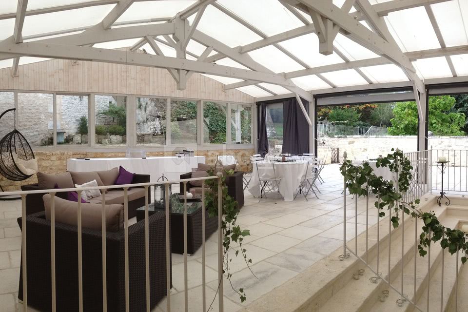 Terrasse couverte chateau de Maumont cocktail