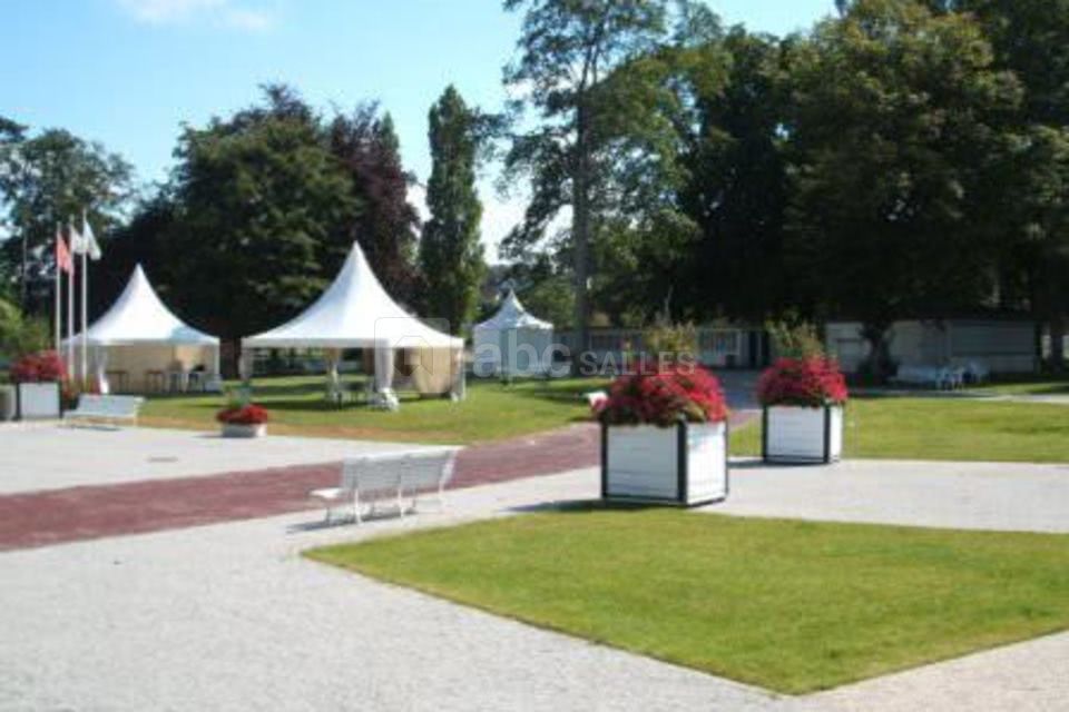 De vastes espaces extérieurs