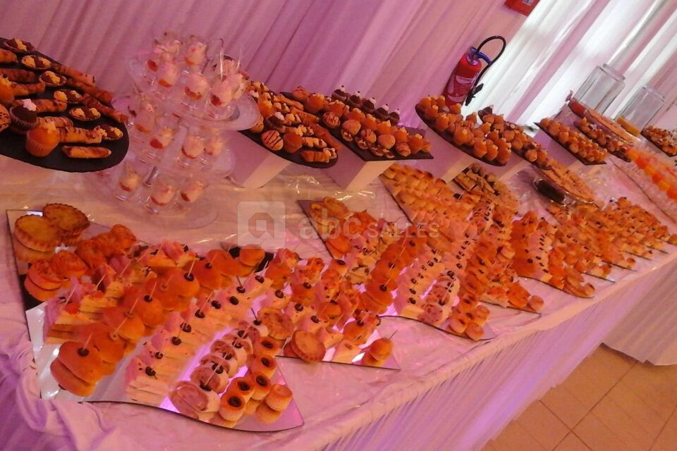 Au Palais de la Reine