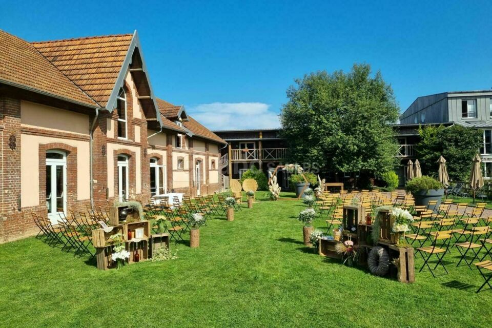 Clos-de-Rouen-Vaupaliere-Grange-jardin-ceremonie