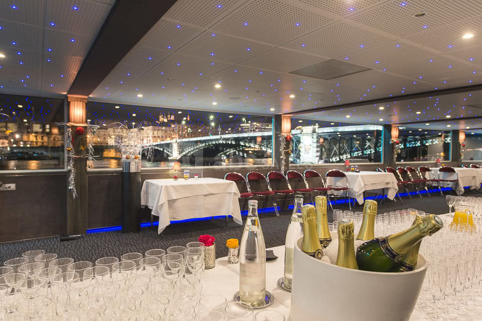 Bateau restaurant Hermes