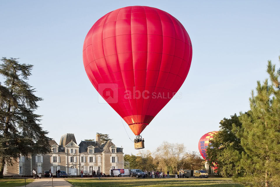 Montgofière devant le chateau