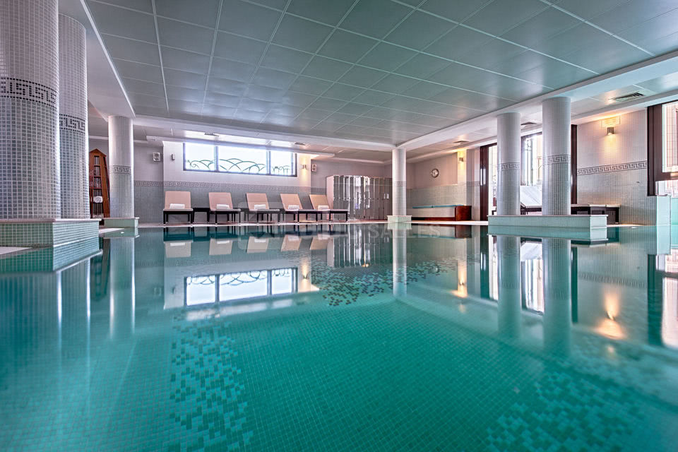 Piscine intérieure