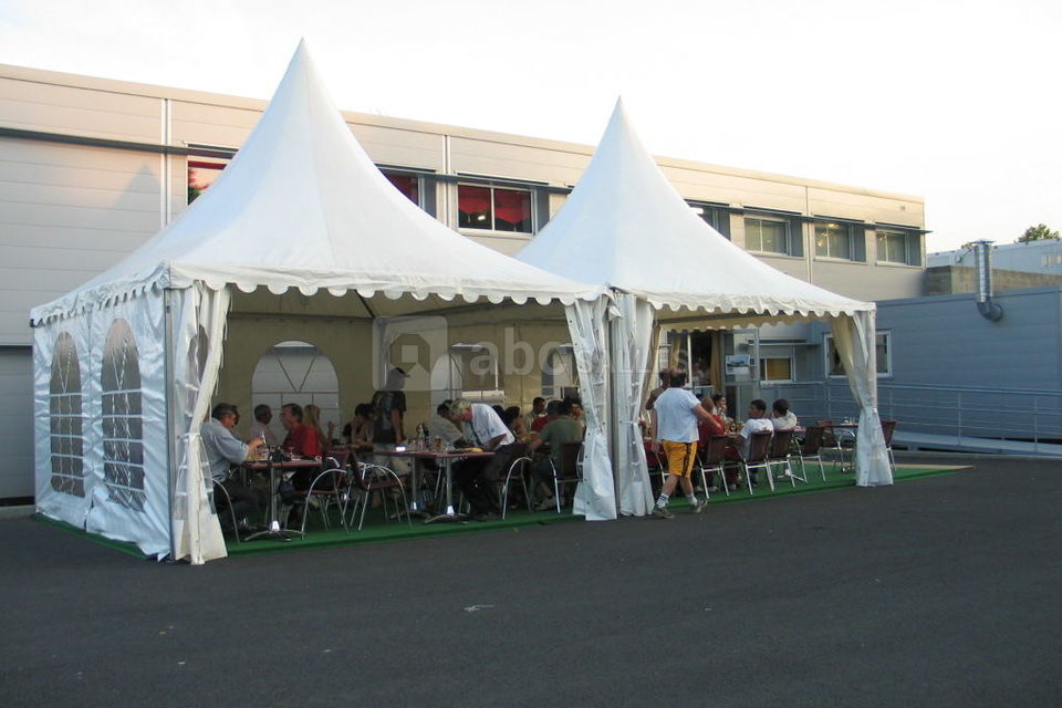 Tente de réception de 25m2 à 1000 m2