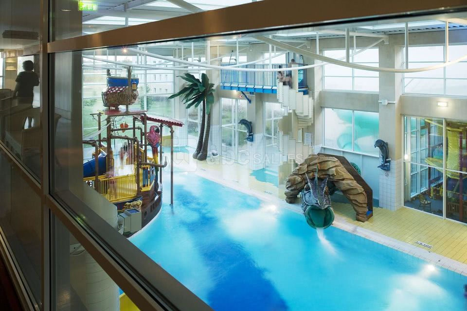 Piscine intérieure