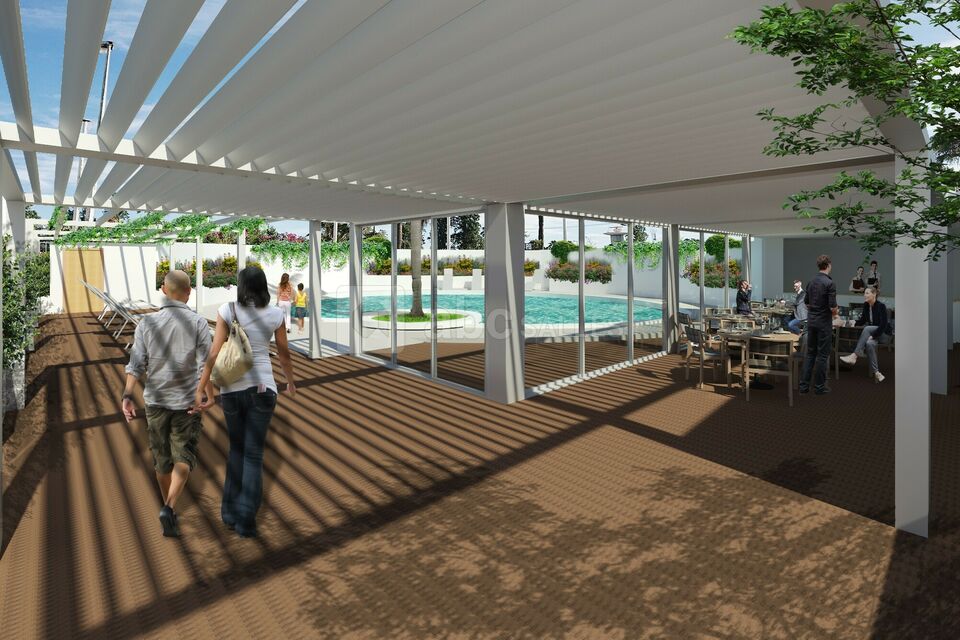 Piscine et restaurant extérieur