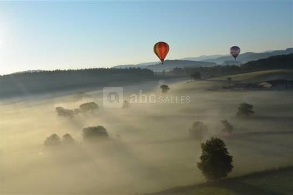 Tour en mongolfière. départ la clayette, paray-le-monial