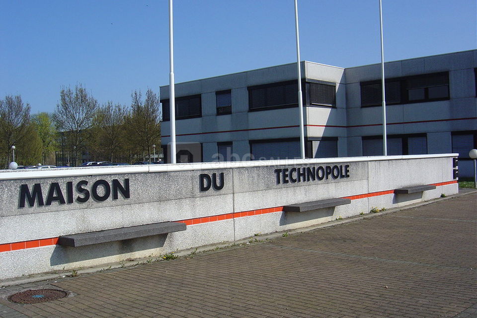 Maison du technopole - parvis