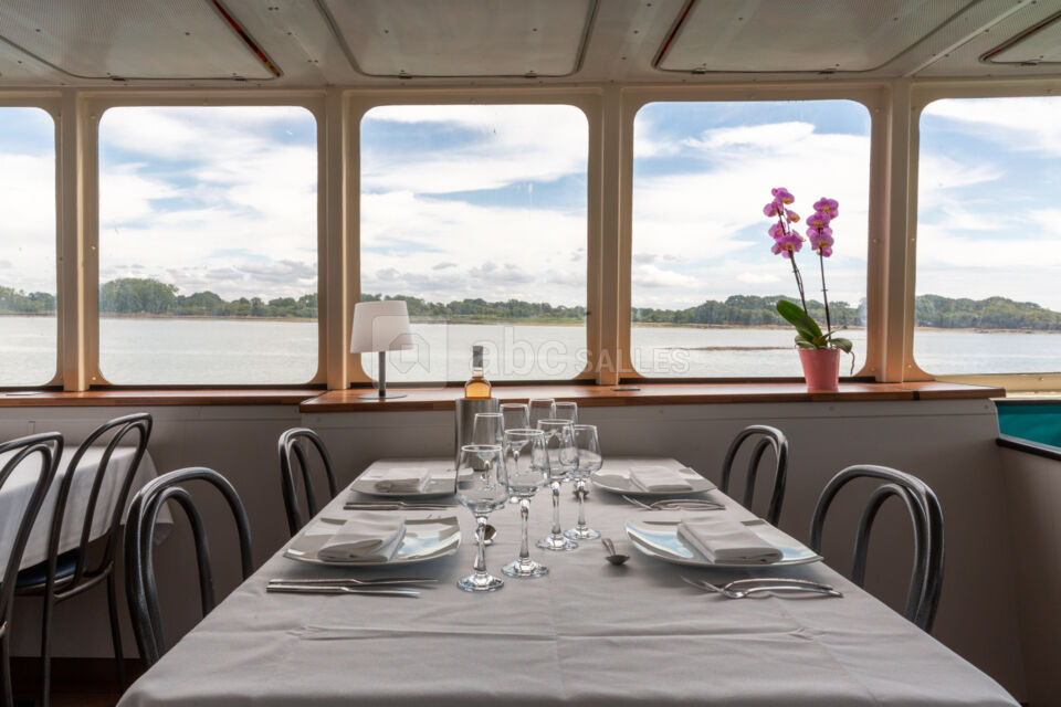 Bateau Restaurant Navix