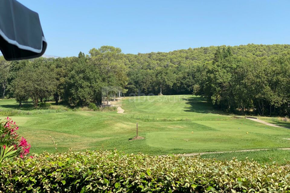 Resonance Golf Collection