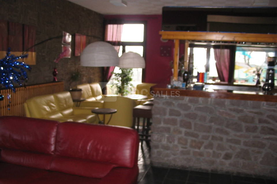 Bar avec billard et baby foot